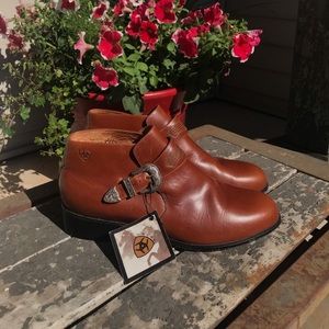 Ariat style 16428 low ankle boot with buckle